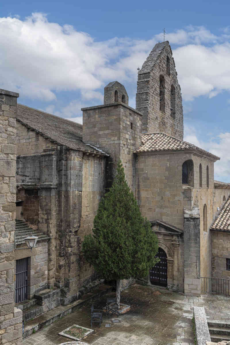 Zaragoza - Sos del Rey Católico 12 - iglesia de San Esteban.jpg